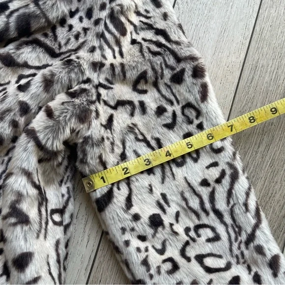 Cupcakes & Cashmere Animal Print Faux Fur Coat - Picture 7 of 9